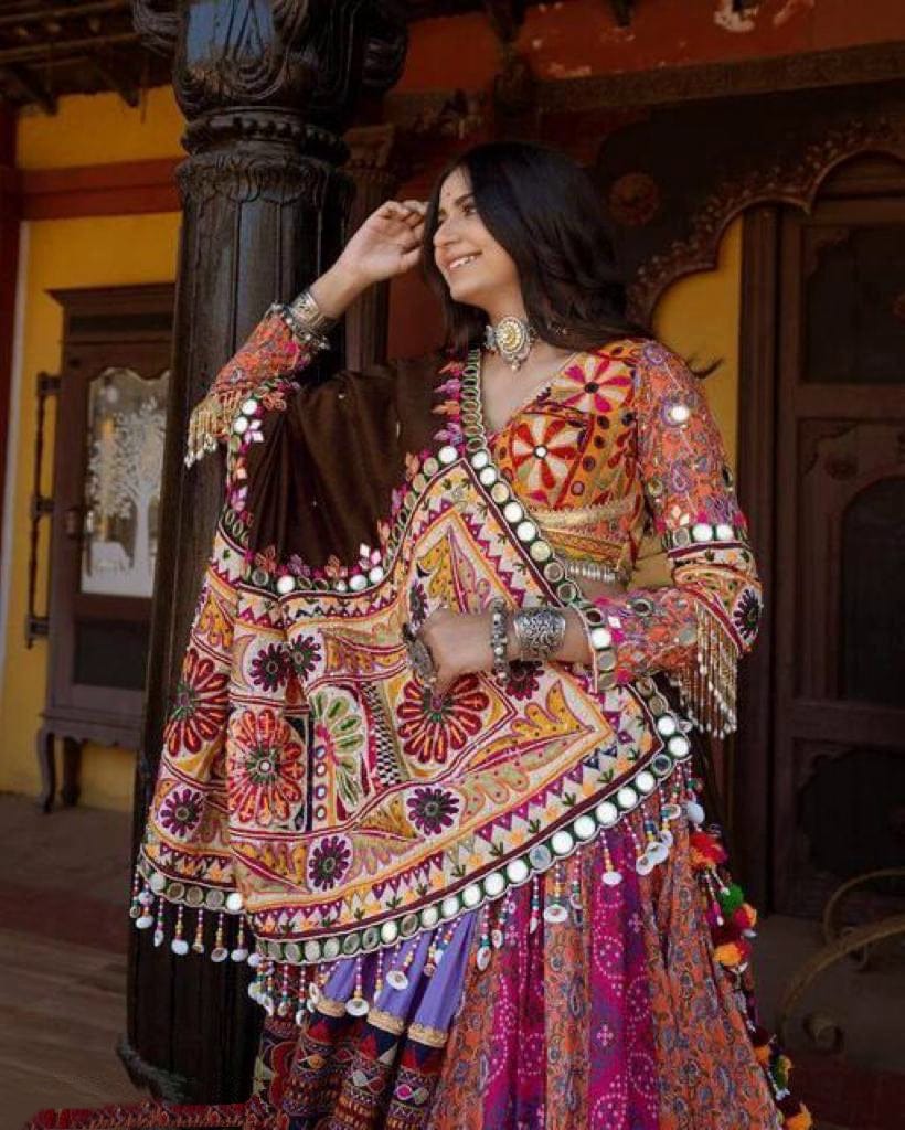 Zeel Clothing Women's Net Embroidered Semi-Stitched New Bridal Lehenga Choli  with Dupatta (7307-Grey-Wedding-Girlish-Latest-Lehenga; Free Size) :  Amazon.in: Fashion